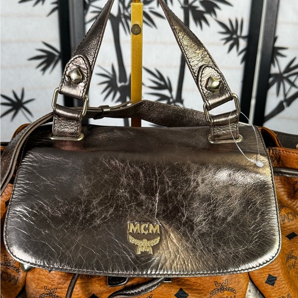 MCM Limited Edition Visetos made in Italy Drawstring Satchel/Crossbody bag - Picture 4 of 16